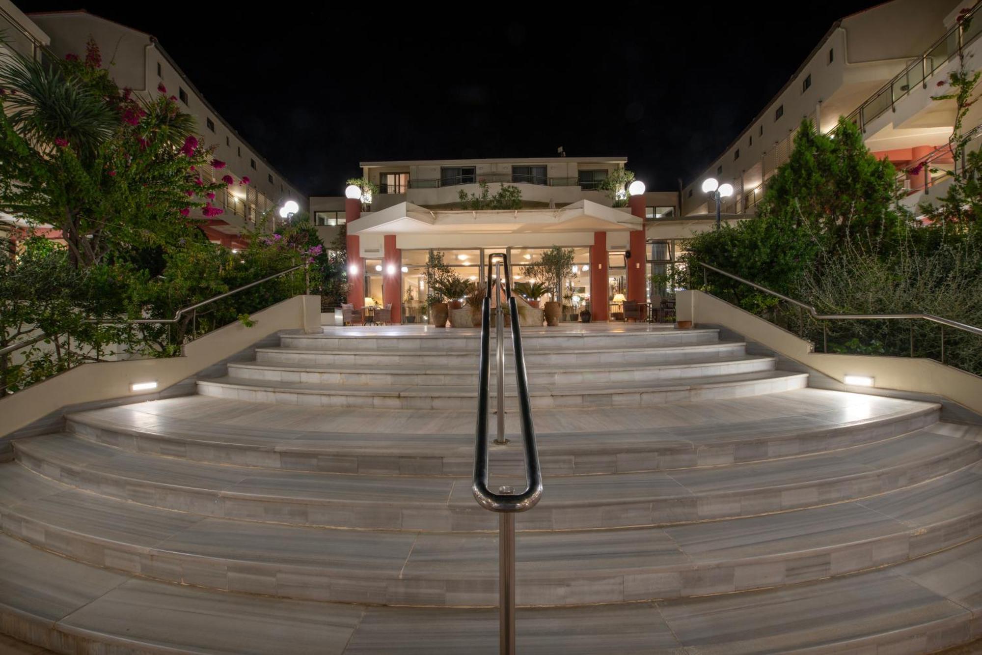 فندق جورجيوبوليسفي  هيدراميس بالاس بيتش ريزورت المظهر الخارجي الصورة